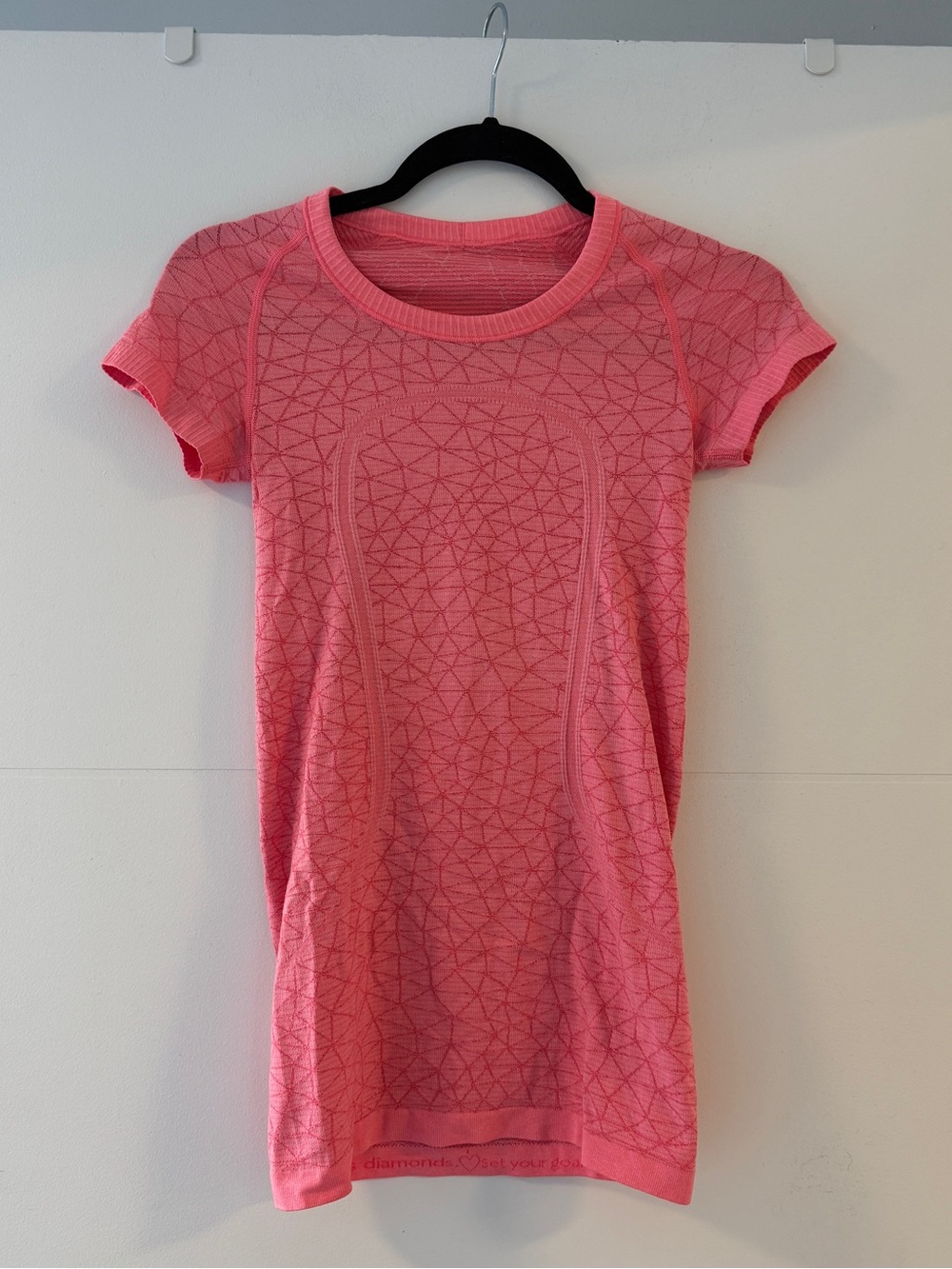 Lululemon Swiftly Tech Short Sleeve Heathered Electric Coral Sz 2